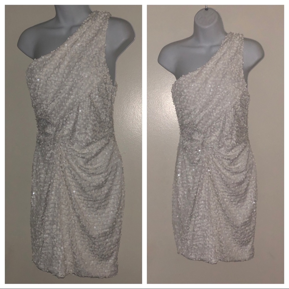 Women’s Pure White/One-Shoulder Sequined Gown Med.